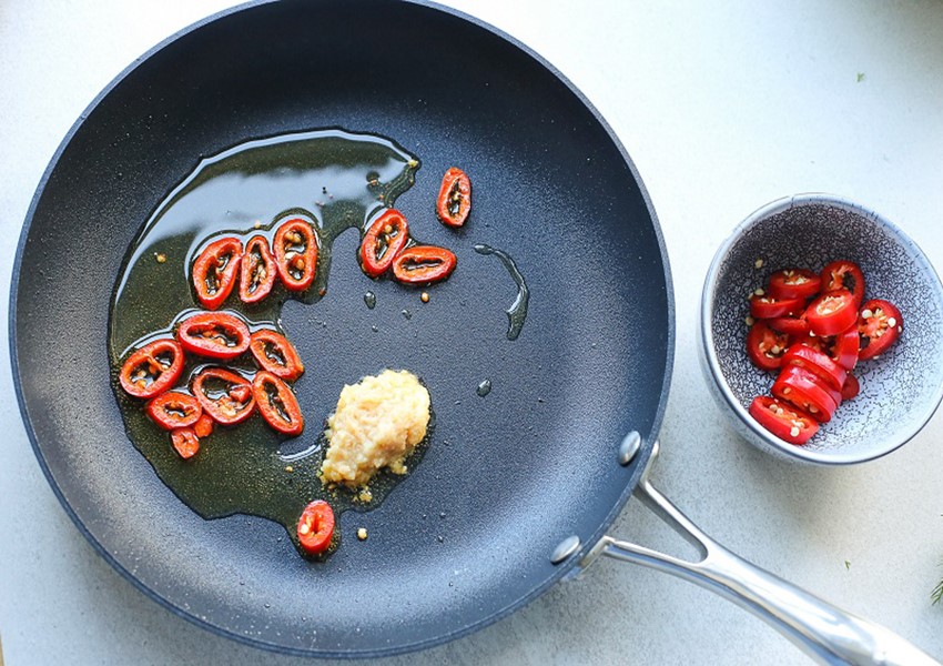 بازسازی تفلون برای چه ظروفی انجام می‌شود؟