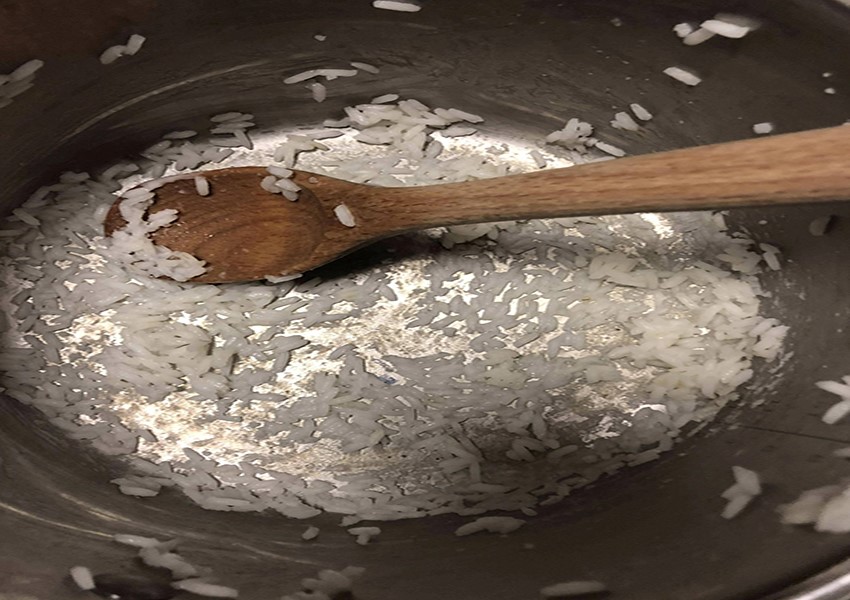 چگونه برنج را از قابلمه جدا کنیم ؟ 3 روش سریع