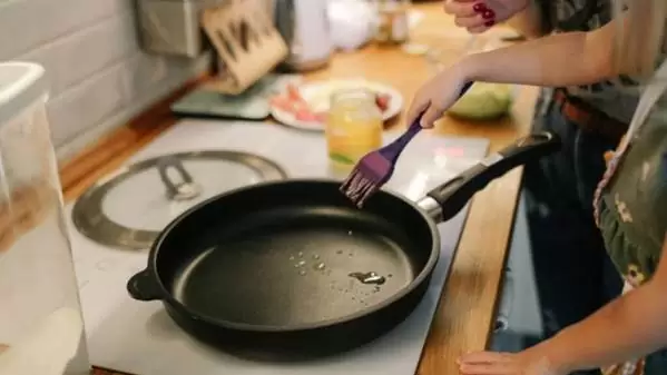 جرم زدایی مواد چسبیده به ظروف