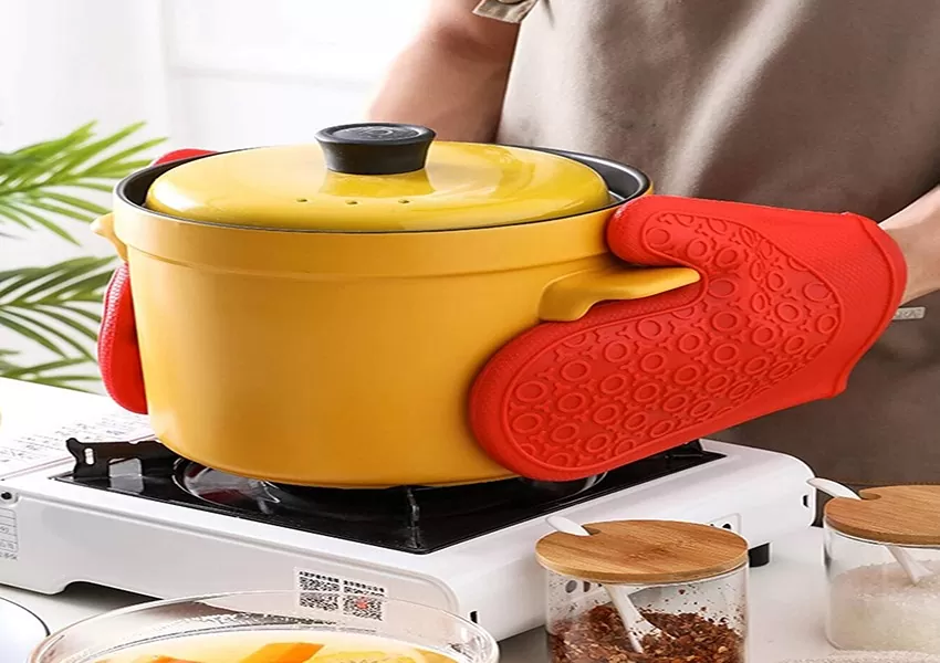 چگونه پارچه چسبیده به قابلمه را جدا کنیم؟ 3 روش سریع 1 چگونه پارچه چسبیده به قابلمه را جدا کنیم؟ 3 روش سریع