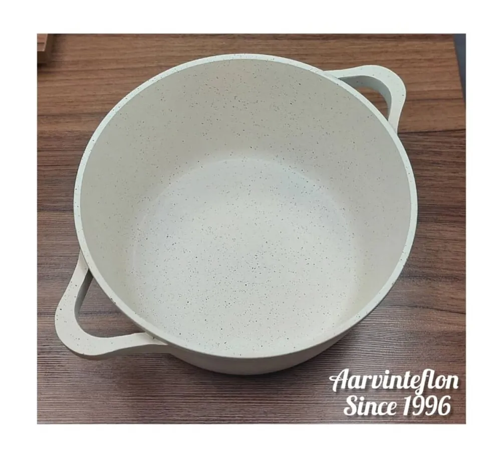 بازسازی ظروف تفلون با گرانیت کرم با نقطه‌های مشکی