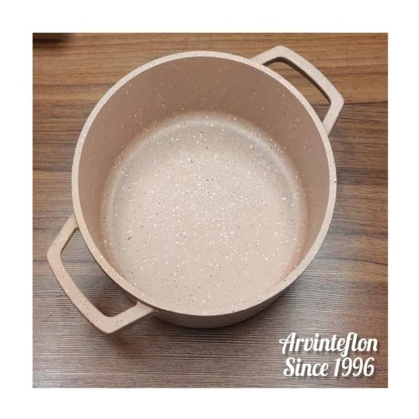 بازسازی ظروف تفلون با گرانیت نسکافه‌ای با نقطه‌های سفید و مشکی